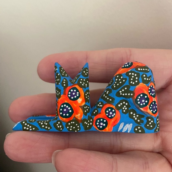 Whimsical Miniature Vintage Oaxacan Alebrije Carved Wooden Cat - Picture 4 of 7